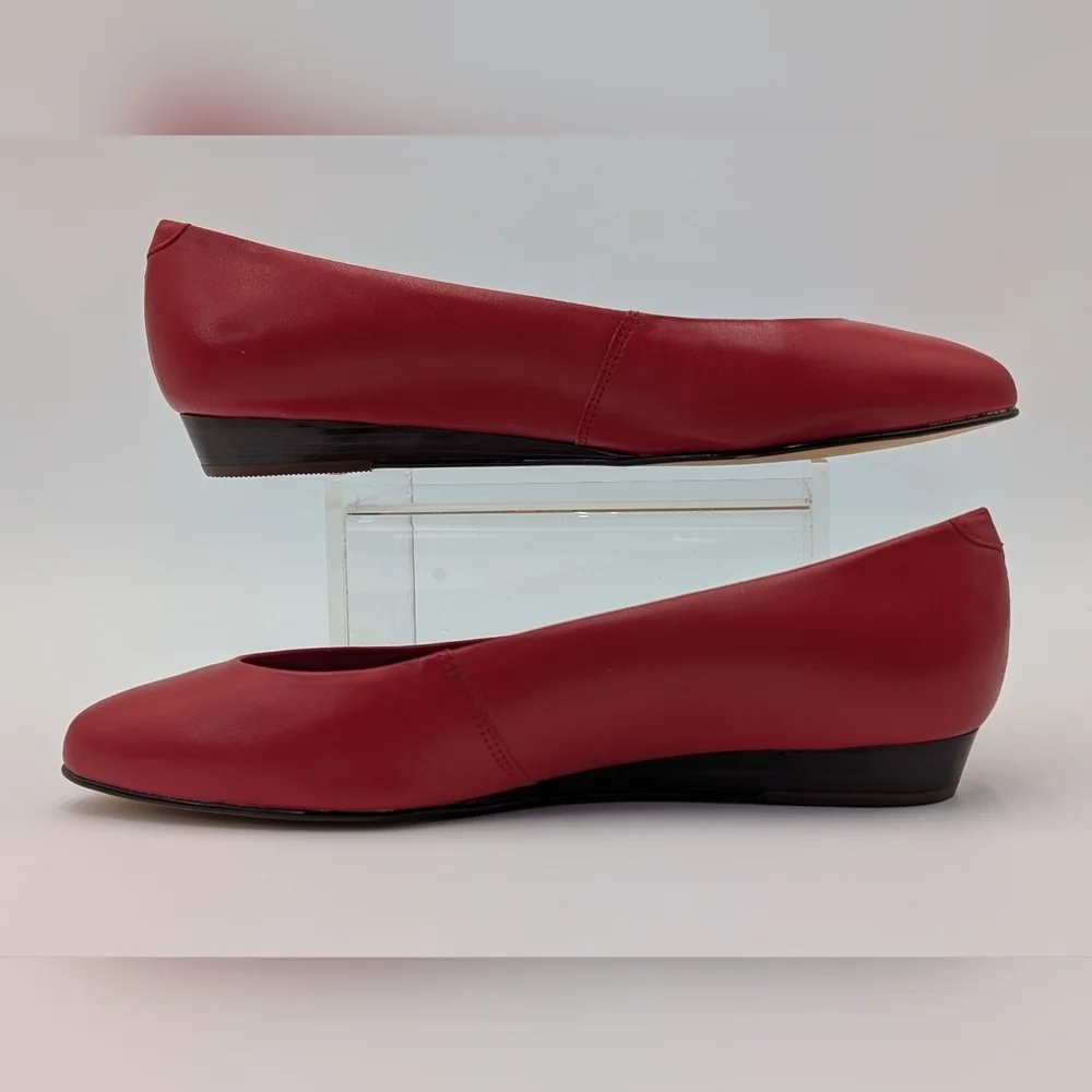 NWOB B.H. Bass & Co. Red Susan Leather Ballet Flats Women Size 7.5 M